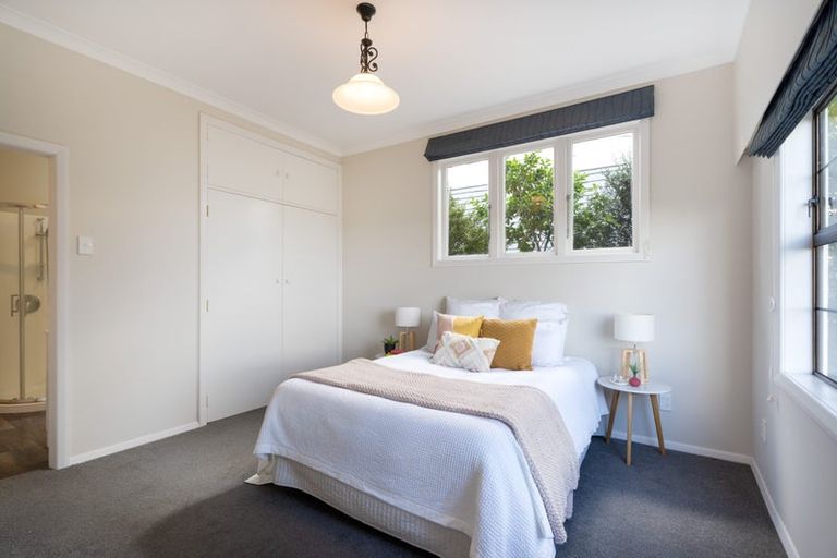 Photo of property in 34 Poto Road, Normandale, Lower Hutt, 5010