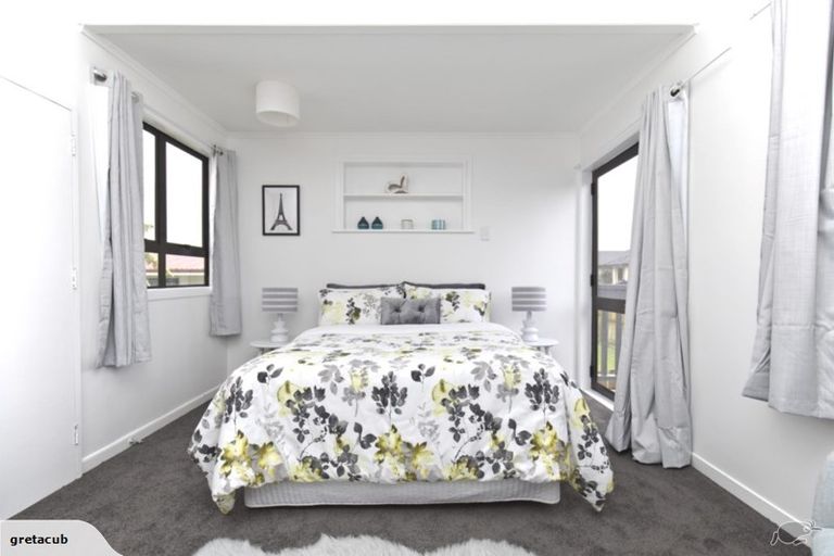 Photo of property in 2 Chalfont Street, Mangere East, Auckland, 2024