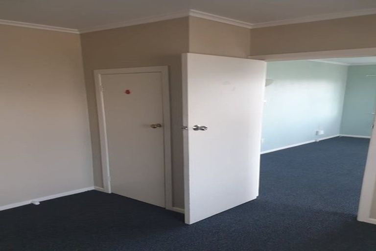 Photo of property in 1/402 Mount Albert Road, Mount Roskill, Auckland, 1041