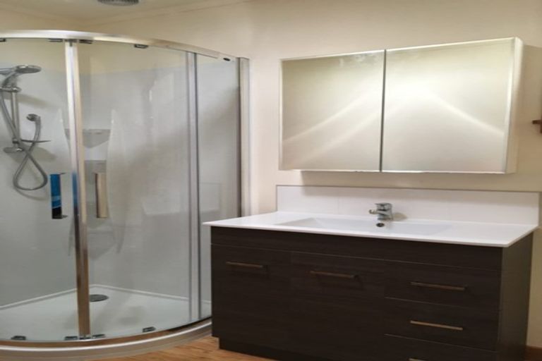 Photo of property in 117 Worrall Road, Kumeu, 0891