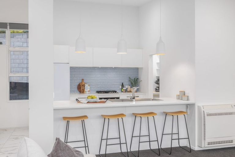 Photo of property in 8 Cass Bay Place, Cass Bay, Lyttelton, 8082