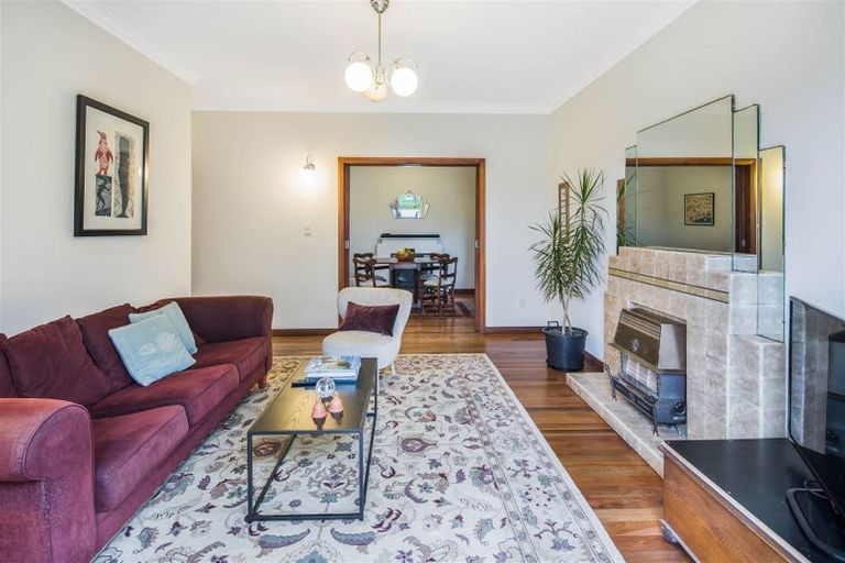 Photo of property in 122 Totara Road, Miramar, Wellington, 6022