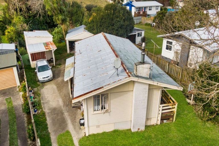 Photo of property in 53 Lyell Road, Outer Kaiti, Gisborne, 4010