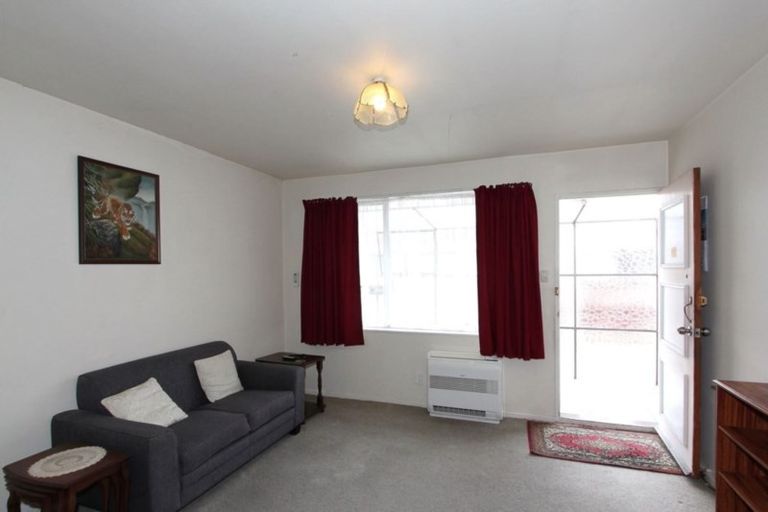 Photo of property in 2/551 Hereford Street, Linwood, Christchurch, 8011