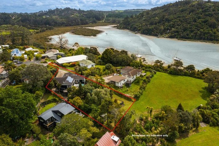 Photo of property in 19 Valerie Crescent, Okura, Albany, 0792