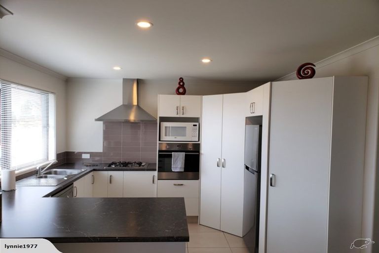 Photo of property in 10 Rainey Crescent, Papamoa Beach, Papamoa, 3118