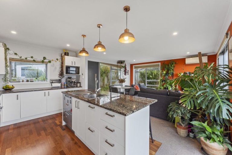 Photo of property in 22 Arahiwi Grove, Tirohanga, Lower Hutt, 5010