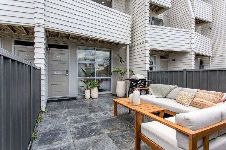 Photo of property in 25/3 Riverside Road, Orewa, 0931