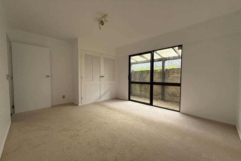 Photo of property in 27 Rembrandt Avenue, Tawa, Wellington, 5028