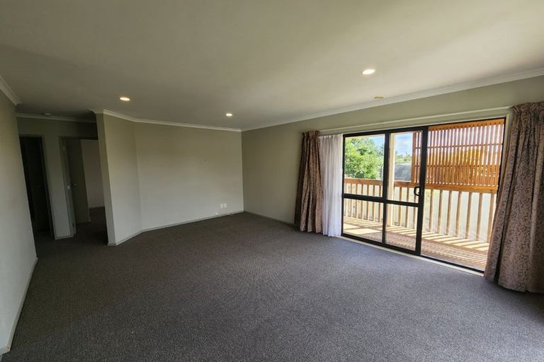 Photo of property in 8 Rembrandt Place, Opaheke, Papakura, 2113