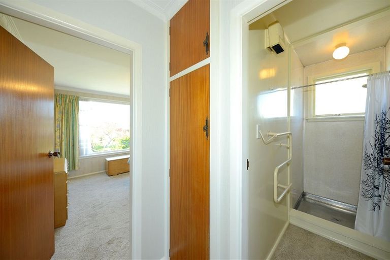 Photo of property in 25 Oakfield Street, Burnside, Christchurch, 8053