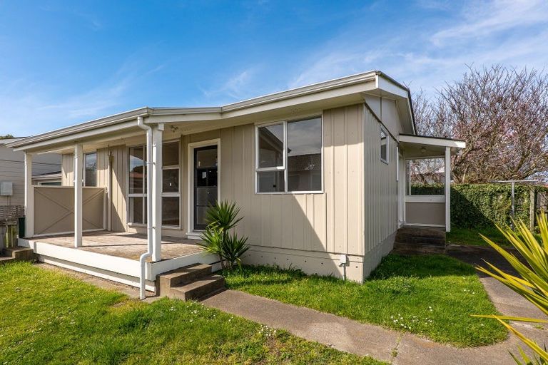 Photo of property in 59 Kuaka Crescent, Bromley, Christchurch, 8062