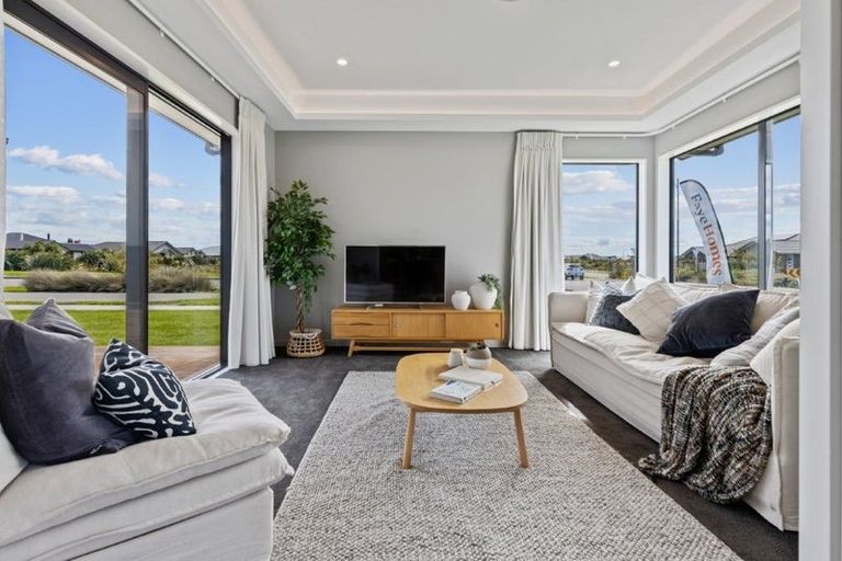 Photo of property in 6 Cam Mill Place, Rangiora, 7400