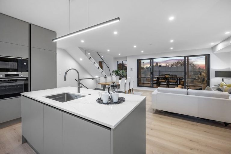 Photo of property in 13c Dominion Street, Takapuna, Auckland, 0622