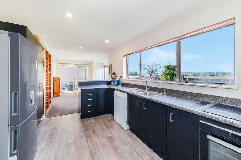 Photo of property in 119 John F Kennedy Drive, Milson, Palmerston North, 4414