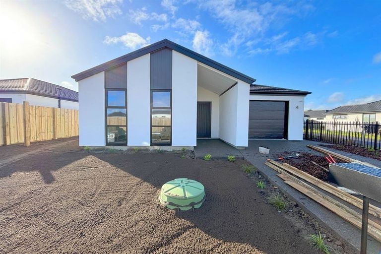 Photo of property in 2 Riroriro Lane, Halswell, Christchurch, 8025