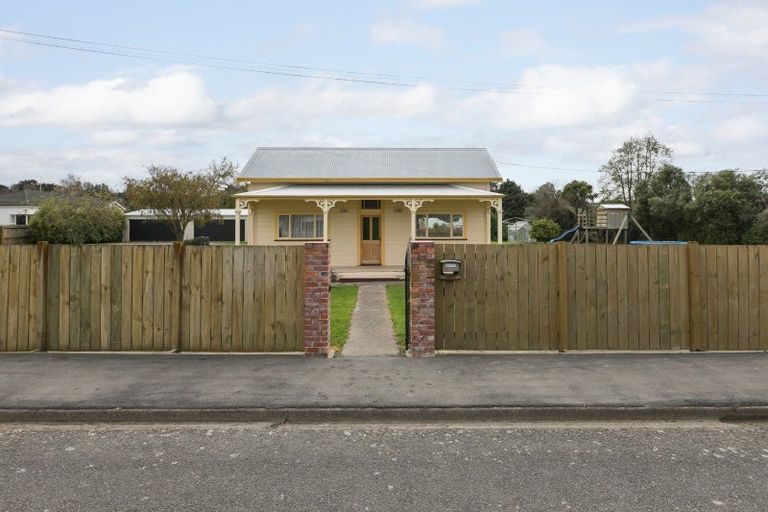 Photo of property in 68 Bibby Street, Waipawa, 4210