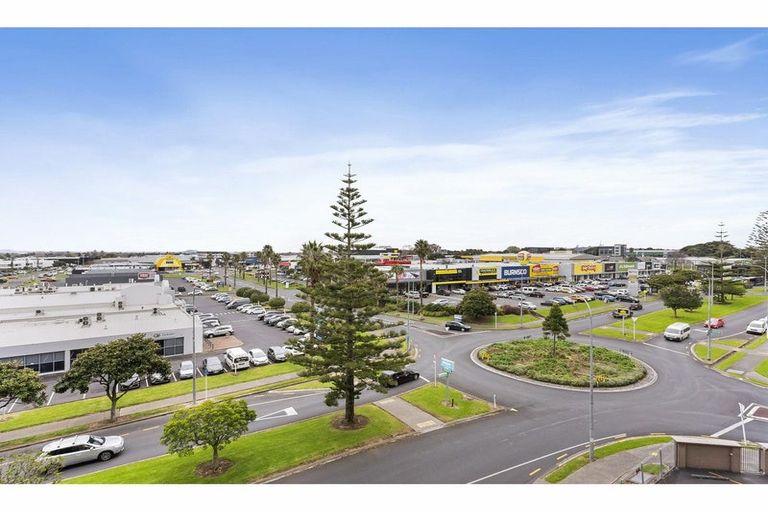 Photo of property in The Rennaissance, 4d/18 Ronwood Avenue, Manukau, Auckland, 2104