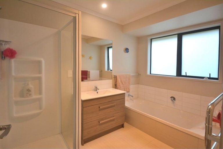 Photo of property in 125 Ballintoy Park Drive, Welcome Bay, Tauranga, 3175