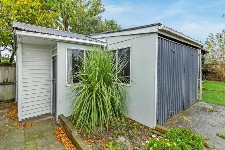 Photo of property in 4 Lionel Street, Avonside, Christchurch, 8061