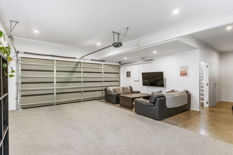 Photo of property in 35a Montgomery Avenue, Belmont, Auckland, 0622