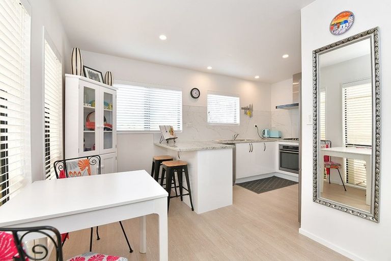 Photo of property in 15/19 Langana Avenue, Browns Bay, Auckland, 0630