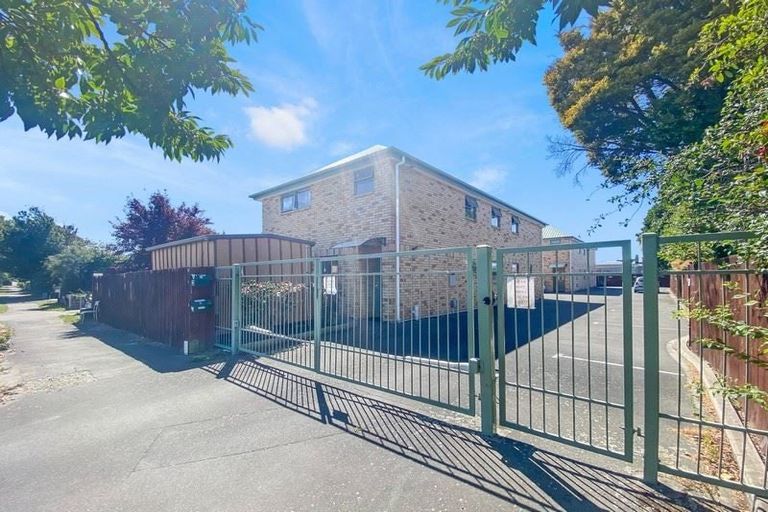 Photo of property in 100a Rattray Street, Riccarton, Christchurch, 8041