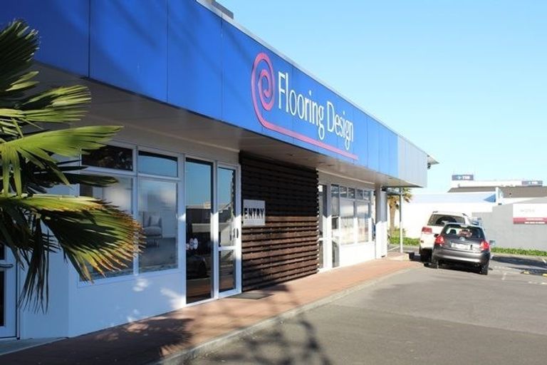 Photo of property in 240 Devon Street West, New Plymouth, 4310