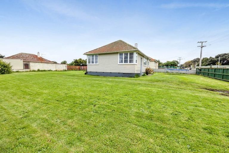 Photo of property in 179 Egmont Street, Patea, 4520