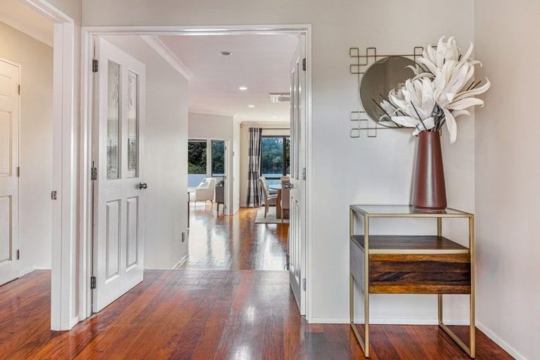 Photo of property in 5 Hobie Court, West Harbour, Auckland, 0618