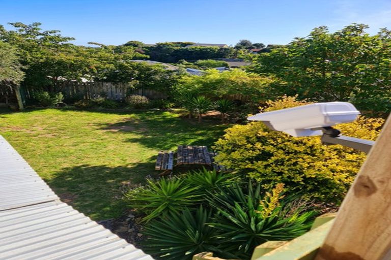 Photo of property in 8 Trig Hill Terrace, Waikanae Beach, Waikanae, 5036
