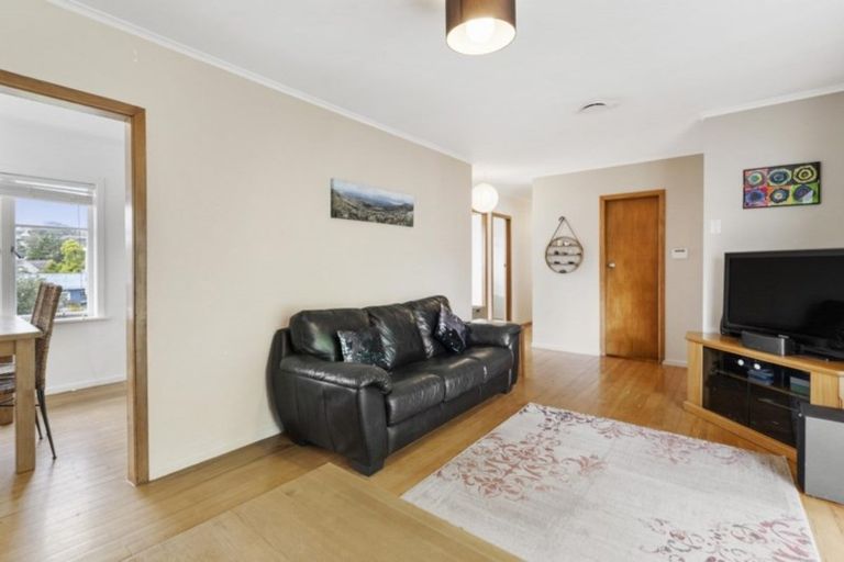 Photo of property in 32 Stanaway Street, Hillcrest, Auckland, 0627