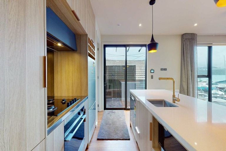 Photo of property in 460 Evans Bay Parade, Hataitai, Wellington, 6021