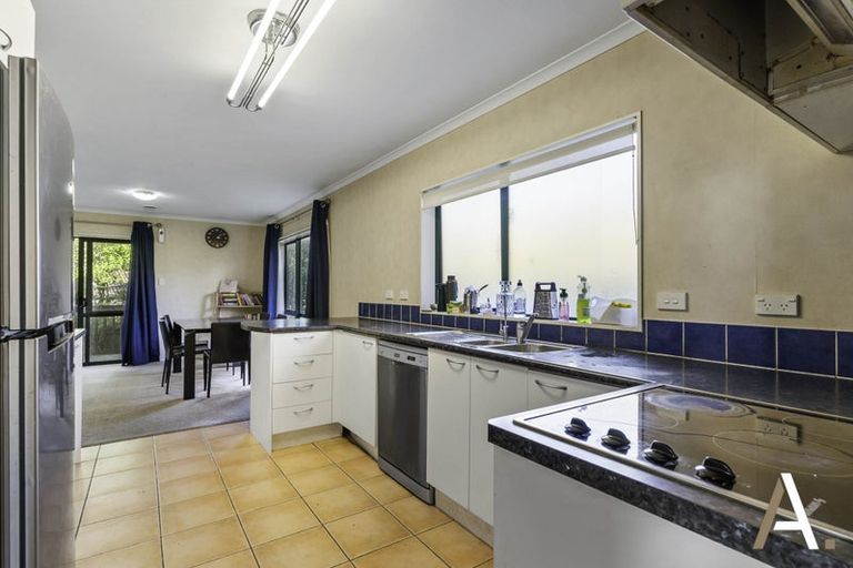 Photo of property in 2 Abilene Place, Manurewa, Auckland, 2105