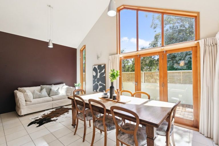 Photo of property in 8 Ranikhet Way, Khandallah, Wellington, 6035