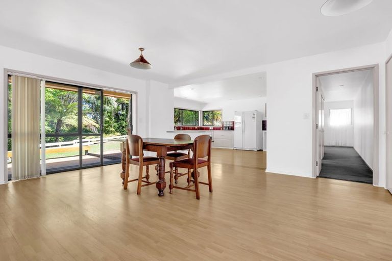 Photo of property in 64 Rhinevale Close, Henderson, Auckland, 0612