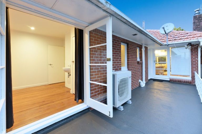 Photo of property in 2a Kereru Street, Henderson, Auckland, 0612