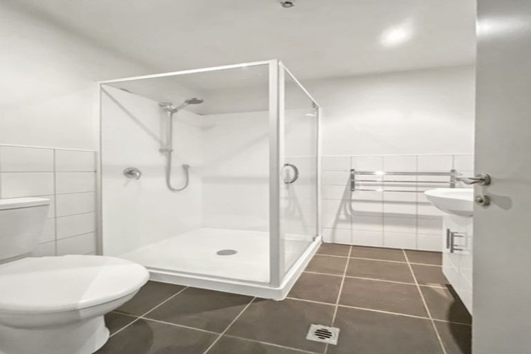 Photo of property in 2/35 Home Street, Mount Victoria, Wellington, 6011