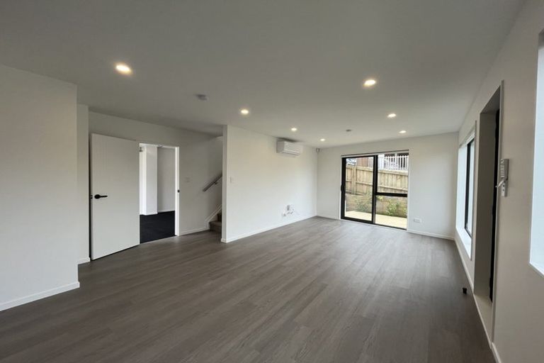 Photo of property in 12a Massine Place, Randwick Park, Auckland, 2105