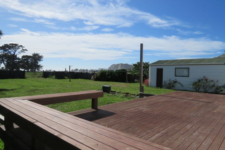 Photo of property in 43 Main Road, Tolaga Bay, 4077