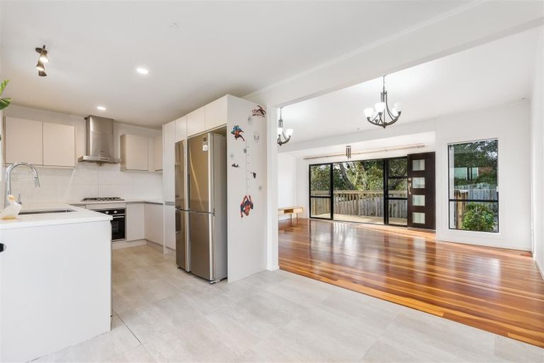Photo of property in 40 Acacia Road, Torbay, Auckland, 0632
