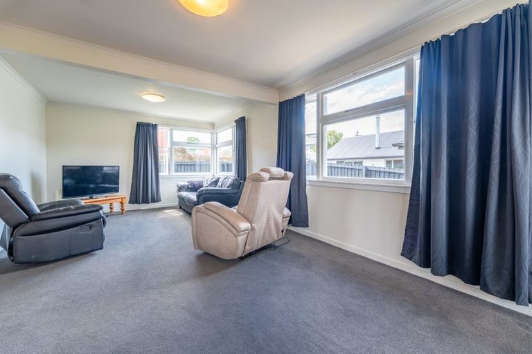 Photo of property in 35 Avenue Road, West End, Timaru, 7910