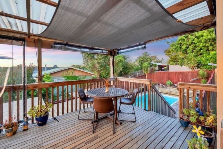 Photo of property in 3 Lanigan Street, Birkdale, Auckland, 0626