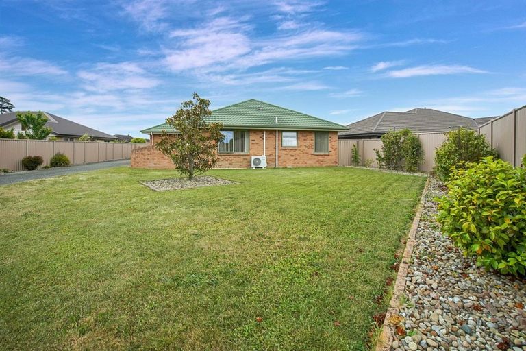 Photo of property in 21 Woodstock Place, Stoke, Nelson, 7011