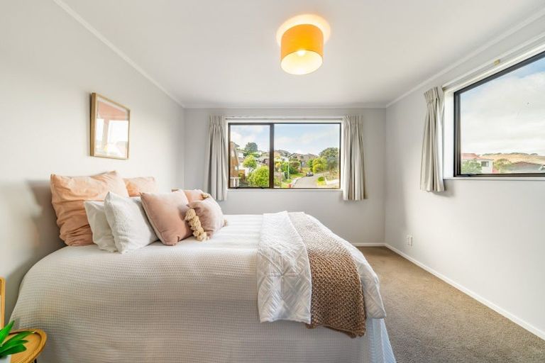 Photo of property in 14 Cullen Place, Tawa, Wellington, 5028