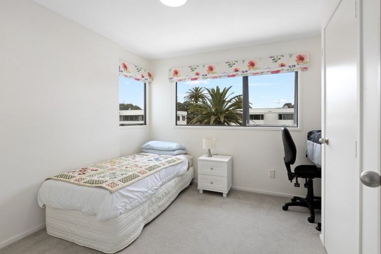 Photo of property in 7e Puriri Avenue, Orewa, 0931