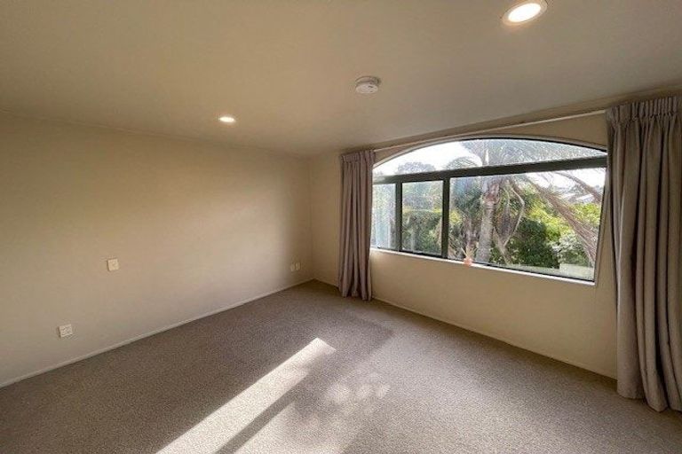 Photo of property in 11/1 Hillcrest Avenue, Hillcrest, Auckland, 0627
