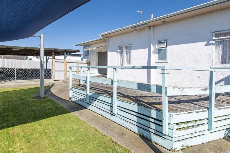 Photo of property in 46 Mako Mako Road, Levin, 5510