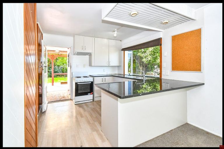 Photo of property in 12 Damian Way, Weymouth, Auckland, 2103