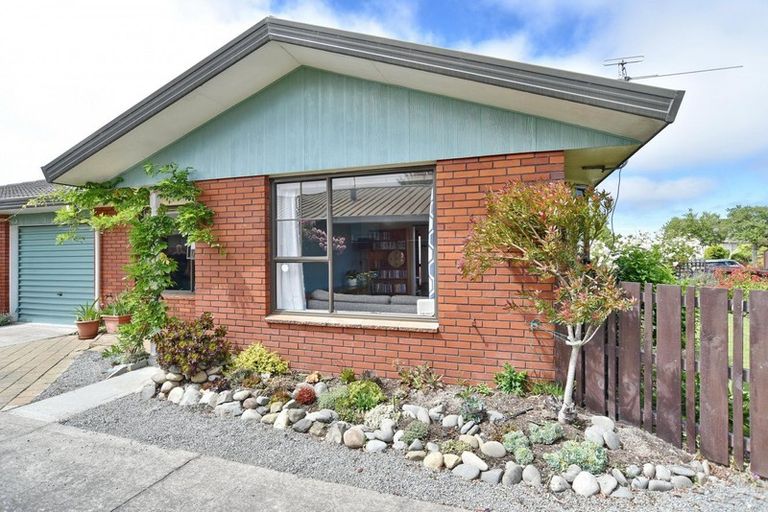 Photo of property in 1/50 Dunbarton Street, Redwood, Christchurch, 8051